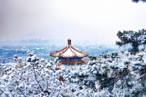 探寻冬日北京的美景 (探寻冬日北京周边自驾游乐趣：畅游冰雪世界，尽情享受冬季美景)